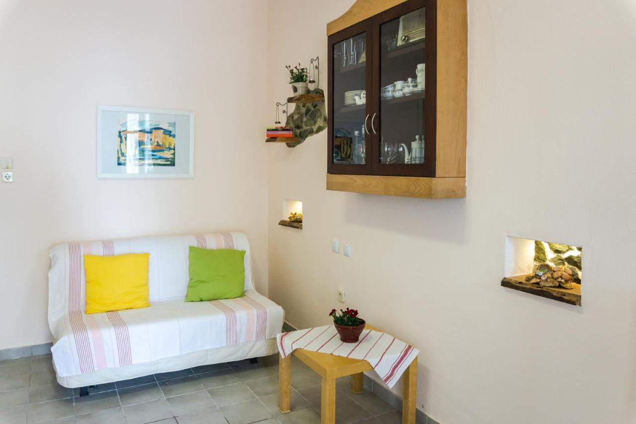 Irene Seafront Apartment نيوي إيبيفاتاي المظهر الخارجي الصورة